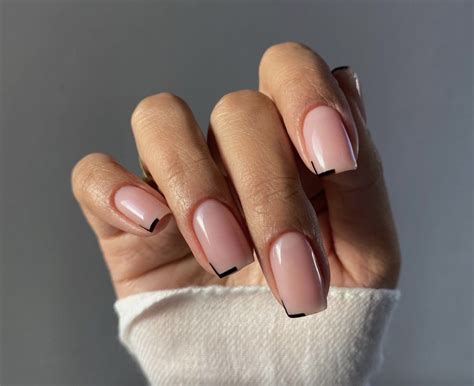 32 Square Nail Manicures You'll Want to Try Out ASAP