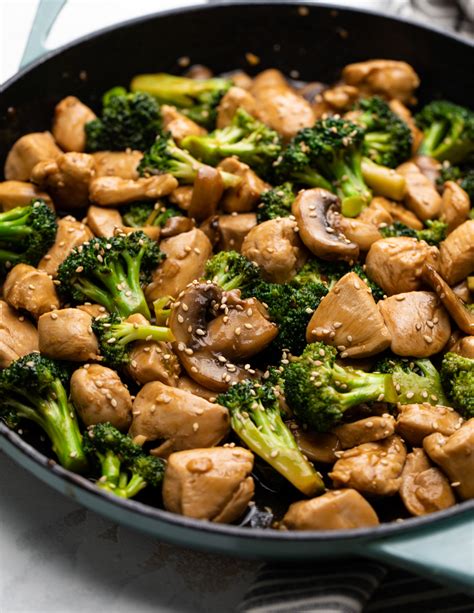 20 Minute Chicken Broccoli Stir-Fry | Gimme Delicious