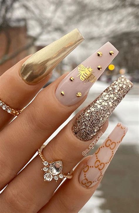 14 Glitz and Glam Nail Art Designs To Update Your Nails | Glitter nails