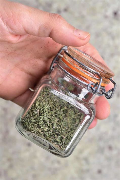 How To Dry Thyme (3 Methods) - Alphafoodie