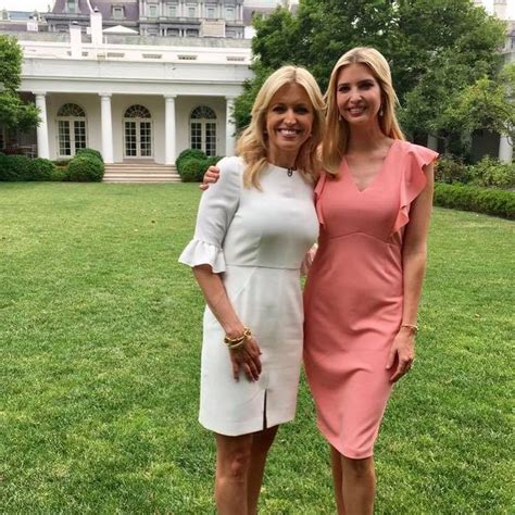 Ainsley Earhardt (@aearhardt) on Instagram: @ivankatrump | Sexy older ...