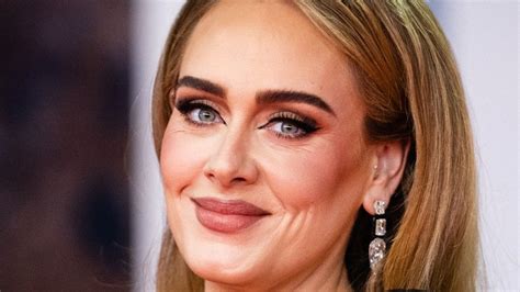 Adele finally announces rescheduled Las Vegas dates - BBC News