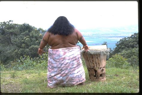 Israel Kamakawiwoʻole: The epic story of the Hawaiian singer's iconic cover