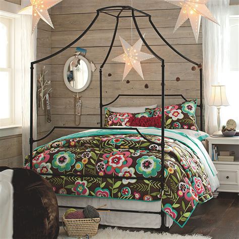 Bohemian Bedroom Inspiration: Four Poster Beds With Boho Chic Vibes Iron Canopy Bed, Canopy ...