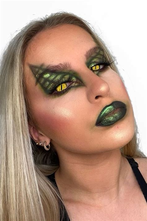 37 Brilliant Halloween Makeup Ideas to Try This Year in 2021