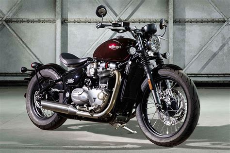 2017 Triumph Bonneville Bobber | First Look Review