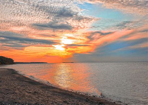 Sunset on Lake Superior Photograph by Peg Runyan - Pixels