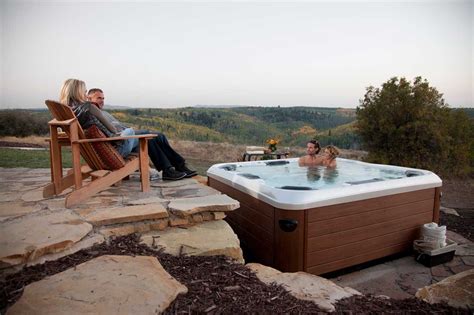 Backyard Hot Tub Ideas - Bullfrog Spas Factory Stores