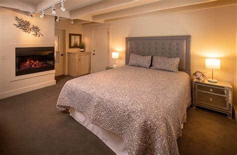 Carmel California Inn | Pet Friendly Rooms & Suites