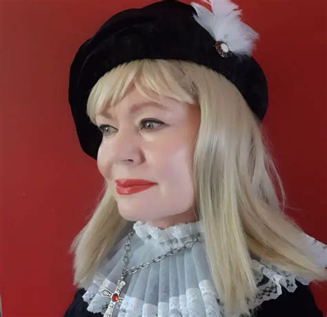 BLACK VELOUR MEDIEVAL HAT BERET Tudor Renaissance Artist Fancy Dress ...