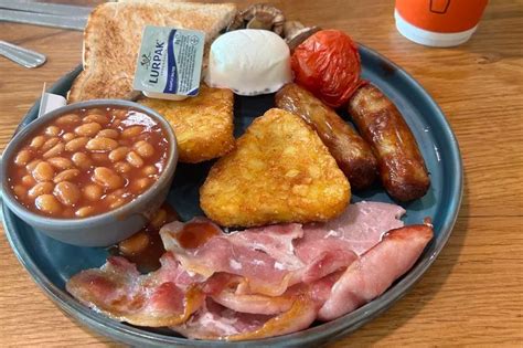 We tried the breakfast at Morrisons café to see how much you get for £5.99 - Cornwall Live