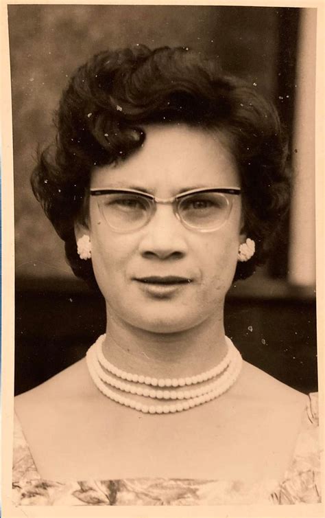 Fedora, Womens Glasses, Vintage Photos, Eyeglasses, Pearl Necklace ...