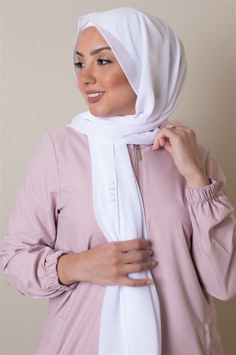 Chiffon Hijab in White in Dubai | LUXY HIJAB