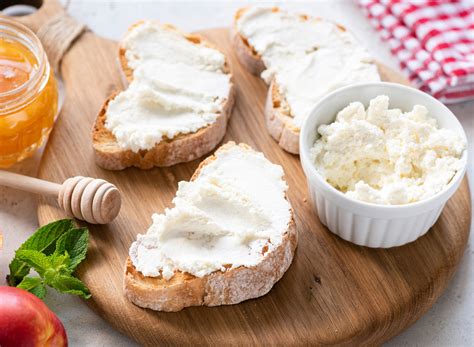10 Low-Fat Cheese Types For Weight Loss — Eat This Not That