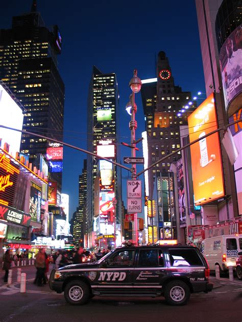 File:NYC NYPD Times Square.jpg - Wikimedia Commons