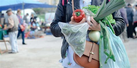 The Pros and Cons of Plastic Bag Bans | Dumpsters.com