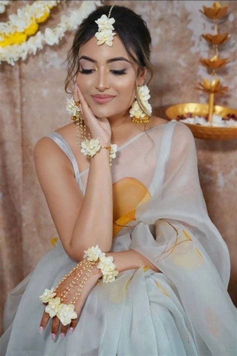 Indian Women Floral Necklace Set Fashion Jewelry for Mehandi - Etsy | Bridal makeup, Haldi ...