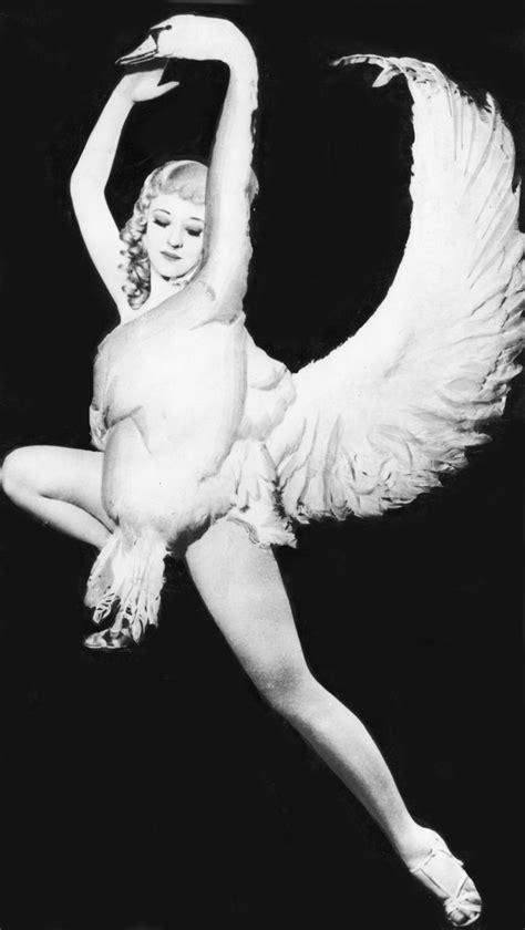 vintagegal: Sally Rand burlesque dancer 1930’s | Classic portraits, Vintage burlesque, Burlesque