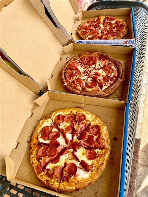 What are the available sizes for Domino's Pizzas? - 2023Domino's Pizza Menu Prices - The ...