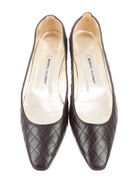 Manolo Blahnik Quilted Leather Flats - Shoes - MOO69105 | The RealReal