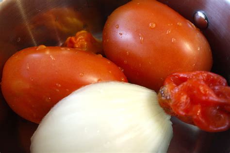 tomato pepper and onion