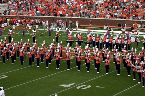 File:CU Tiger Band, Clemson vs. Temple 2005.jpg - Wikimedia Commons