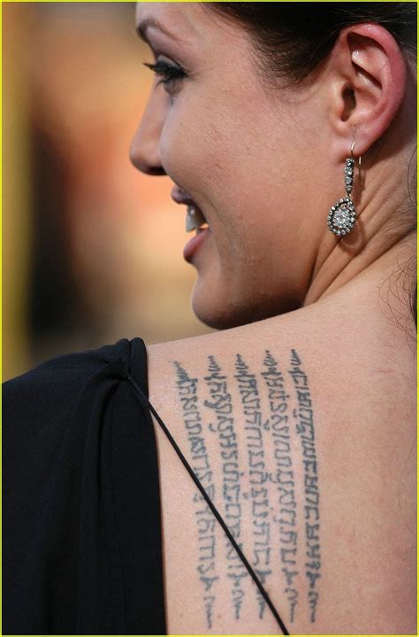 gudu ngiseng blog: Angelina Jolie Tattoo