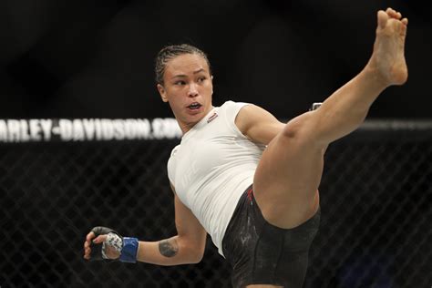 Michelle Waterson Returns To Action At UFC 229