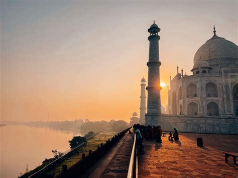 Sunrise at Taj Mahal - Everything you need to know