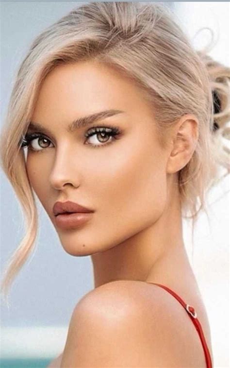 Pin by Tano VH on Bellezas in 2021 | Beautiful blonde, Beauty face, Beauty girl