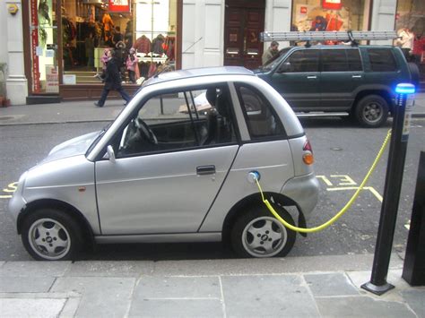 electric car charging point | this is cool. but not very rob… | Flickr