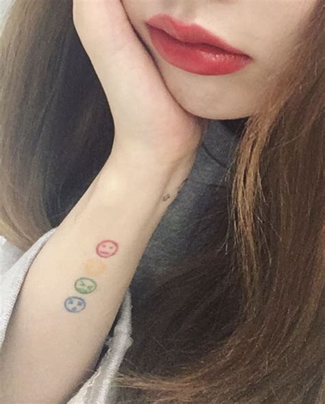 Pin de moonlight em ~ HYUNA ~ | Tatoo, Tatuagem pequena, Tatuagens coreanas