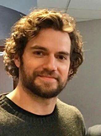 Henry Cavill looks awesome with thicker hair and beard. Clark Kent, The Tudors, Charles Brandon ...