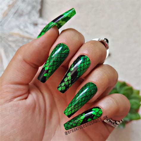 PYTHON Green Snake Print Nails Animal Print Nails Green | Etsy