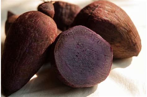 The best time to harvest yams? Science says when the lower leaves turn yellow