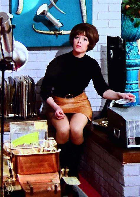 Dame Diana Rigg, Tara King, Avengers Girl, 70s Tv Shows, Canadian ...