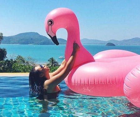 Giant Flamingo Pool Float - Awesome Stuff 365