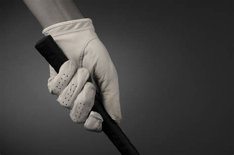 6 Proper Golf Grip Tips for Beginners - Par24