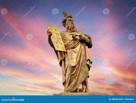 Statue, Moses with the Ten Commandments Stock Photo - Image of figure ...