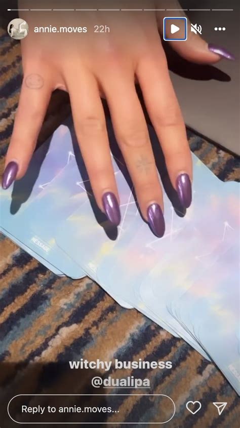 Dua Lipa's Purple Chrome Nails Give a Spring Twist to the Trend in 2022 ...