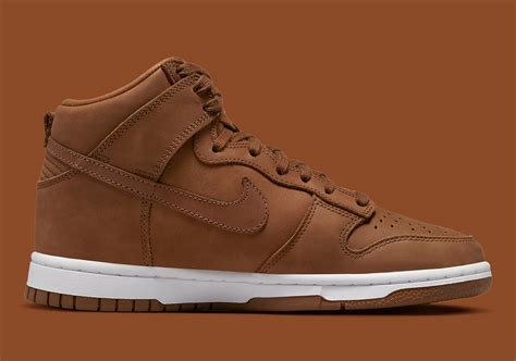 Nike Dunk High Premium "Brown Suede" DX2044-200 | SneakerNews.com