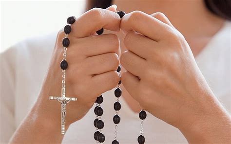 Praying Hands With Rosary Wallpaper