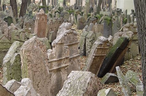 5 Most Haunted Cemeteries In The World