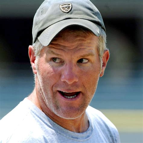 Favre poised to play flag football in Wisconsin | Flag football games, Flag football, Sports ...