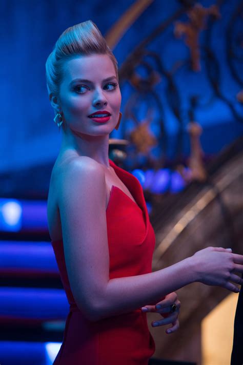 New Focus Images Feature Lots of Margot Robbie and Will Smith | Collider