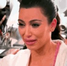 GIF Kim Kardashian Crying | Tenor