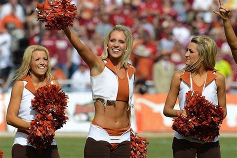 11 Jaw-Dropping Reasons Why Texas Has The HOTTEST Fans In College Football