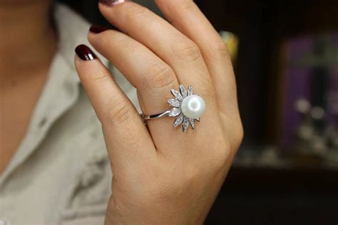 Pearl Engagement Rings: A Timeless and Unique Option - HMP