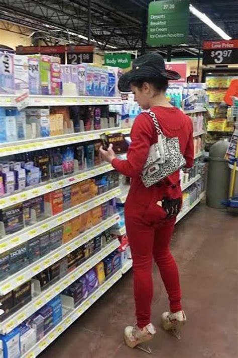 The 20 Most Ridiculous People of Walmart Photos -20 Funny Walmart ...