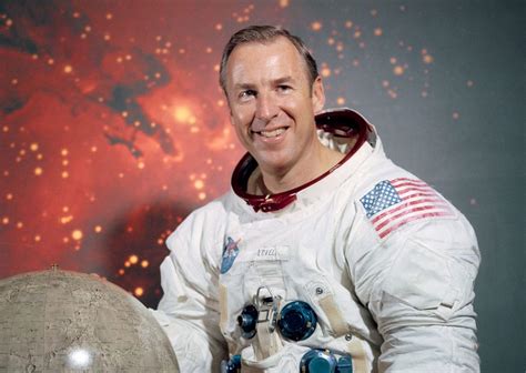 A Successful Failure: 50 Years Later, Former Astronaut Jim Lovell ...